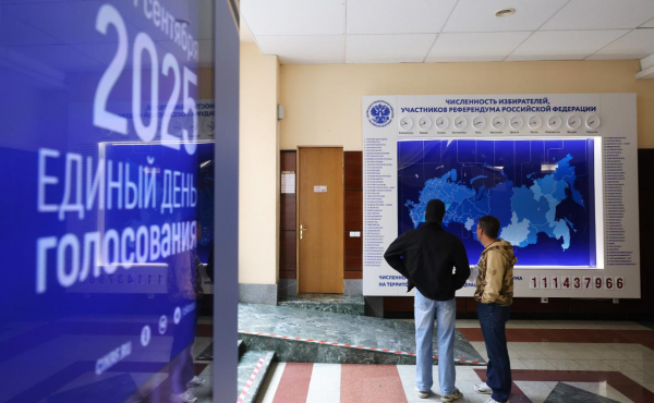 
                    В двух регионах эвакуировали избирательные комиссии из-за атак дронов
                