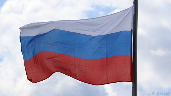 В Австралии автомобиль протаранил ворота генконсульства России