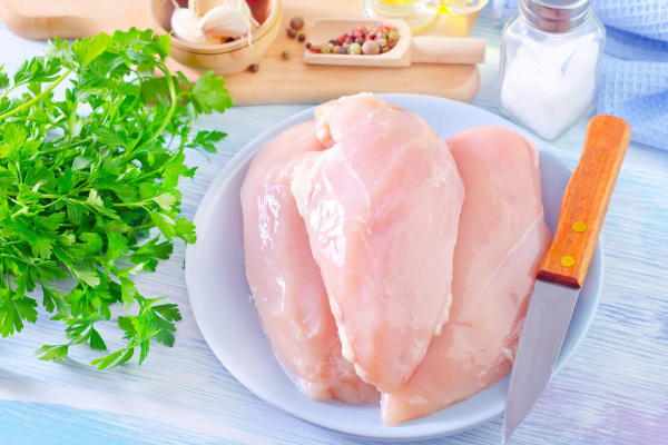 Три причины, по которым курица получается сухой при варке