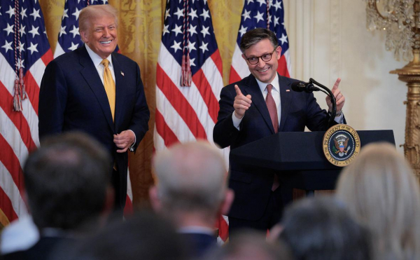 
                    В конгрессе США назвали Трампа &laquo;информатором ФБР&raquo;
                