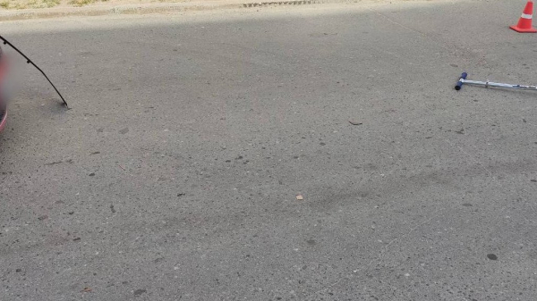 В Надыме иномарка наехала на ребёнка с самокатом