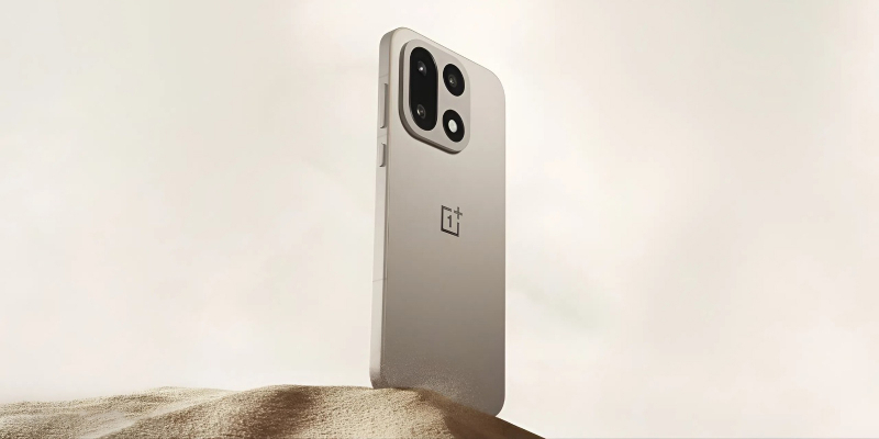 OnePlus 15 показали на фото &mdash; в новом &laquo;песочном&raquo; цвете