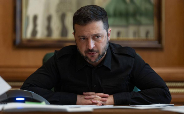 
                    Зеленский заявил о согласовании планов операций СБУ против России
                