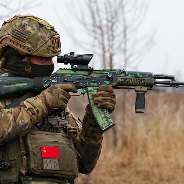 
                    Зеленский заявил о согласовании планов операций СБУ против России
                