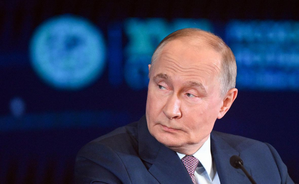 
                    Песков заявил, что слова Путина про &laquo;Томагавки&raquo; не требуют разъяснений
                