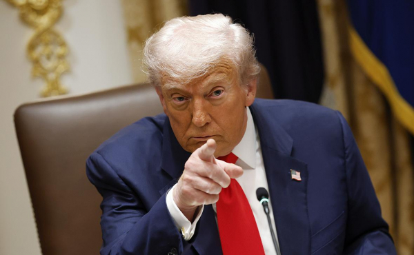 
                    Трамп заявил об усердной работе над разрешением конфликта на Украине
                