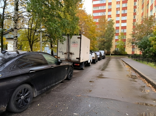 Автоэксперт рассказал, как безопасно управлять машиной во время дождя