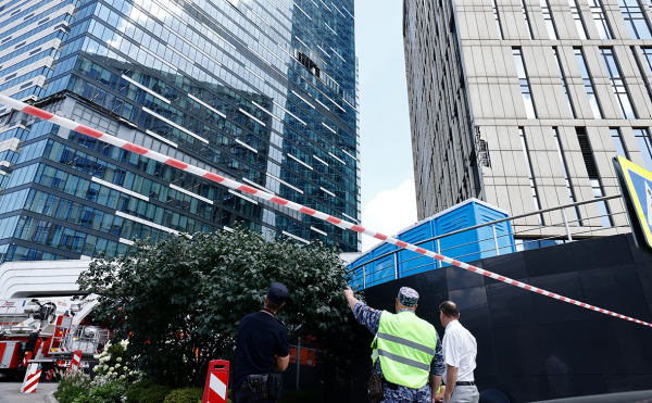 
                    Число сбитых на подлете к Москве дронов выросло до трех
                