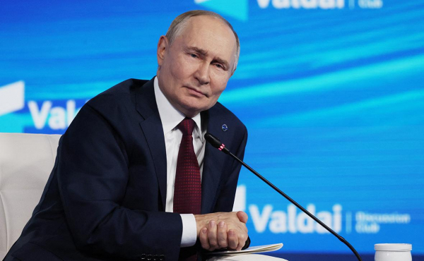 
                    Путин допустил появление у России нового гиперзвукового оружия
                