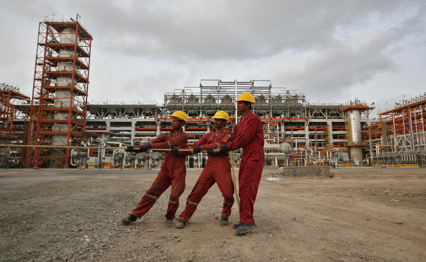 
                    Китайские НПЗ отказались почти от половины импорта нефти из России
                