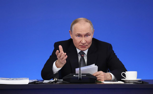 
                    Песков объяснил отсутствие встречи Путина с Федорищевым в Самаре
                