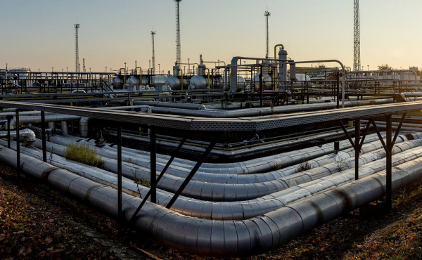 
                    Венгрия пригрозила Евросоюзу судом из-за запрета на российский газ
                