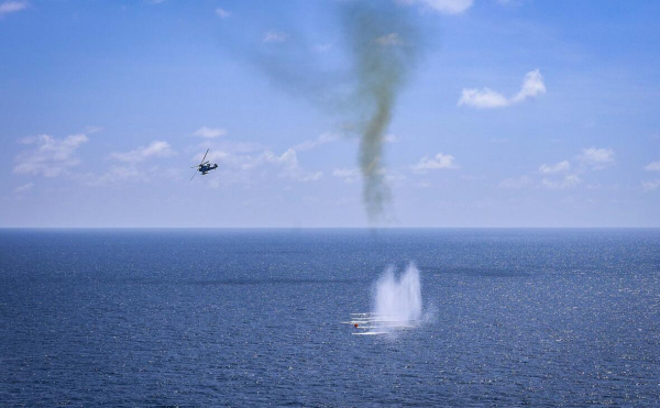 
                    США нанесли новый удар по судну с наркотиками в Карибском море
                